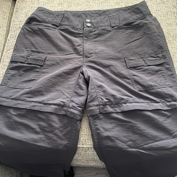 The Northface Women’s Convertible Paramount Cargo Trail Pants / Shorts size 8 - Picture 6 of 11